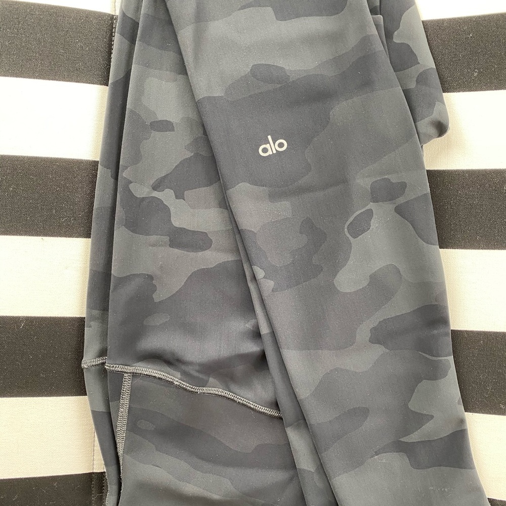 Alo Yoga Grey Camo Legging